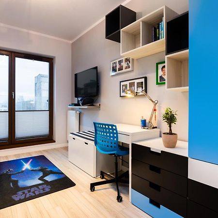 Elegant Business Accommodation With Parking - By Upstairs คราคูฟ ภายนอก รูปภาพ