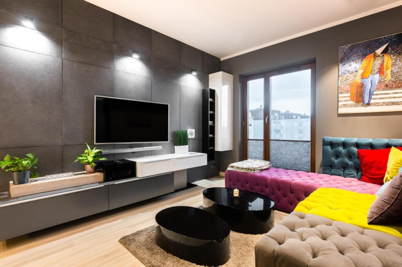 Elegant Business Accommodation With Parking - By Upstairs คราคูฟ ภายนอก รูปภาพ